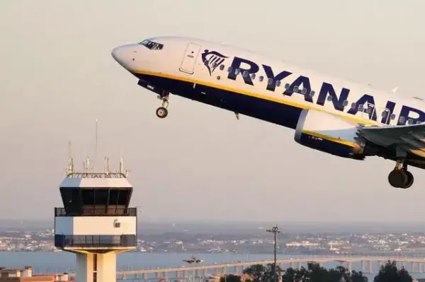 Ryanair Uçağının Camı Havada Kırıldı: Sebep Ne, Tekrarlanabilir mi?