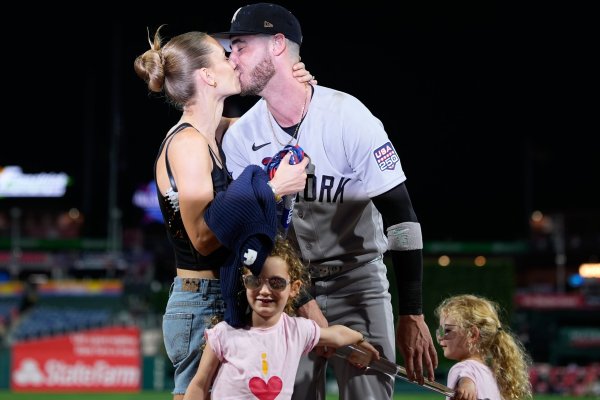 Aile Bağları: Cody Bellinger All-Star MVP Ödülünü Kazandı, Babası Clay İzledi