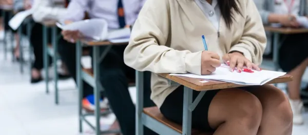 Panhelenik Sınavların Ötesinde: Tek Kapıdan Çoklu Yollara