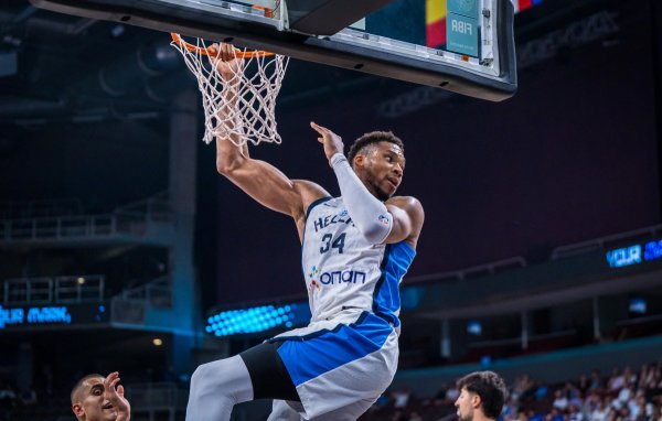Litvanya - Yunanistan canlı: Giannis EuroBasket yarı finali için savaşıyor