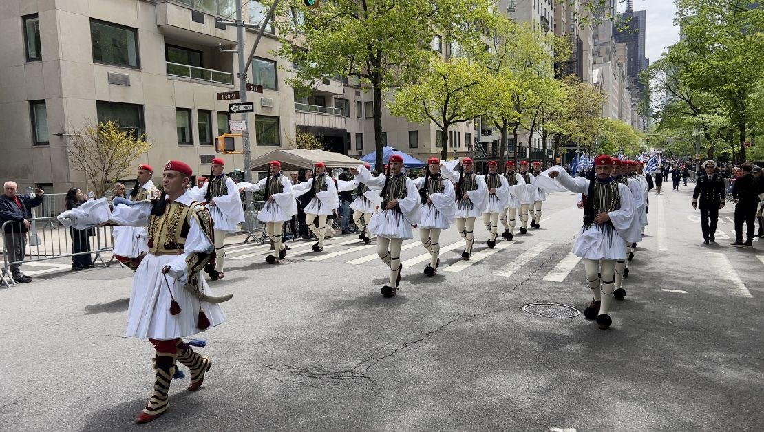 2027 New York Yunan Geçidi'nin 11 Nisan'da Yapılması Bekleniyor