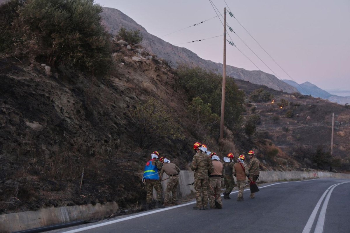 Yunanistan'da Orman Yangını: Girit'te İtfaiyeciler Hayatını Kaybetti
