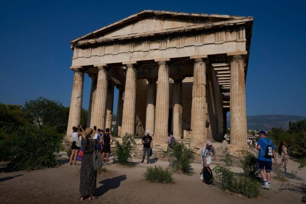 Yunanistan'da Aşırı Sıcak Hava Dalgası: Turistler Antik Agora'da