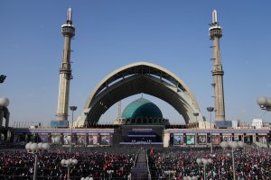İran, Savaşta Ölen Lideri Ayetullah Ali Hamaney İçin Günler Sürecek Cenaze Törenine Başladı (Video)