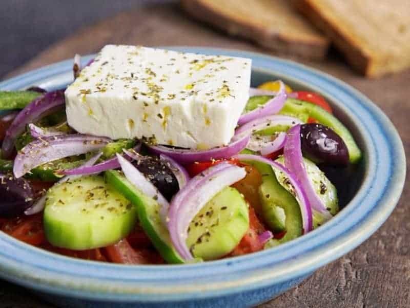 Dünya'nın En Sağlıklı Salatalarından Biri: Yunan Salatası (Horiatiki)