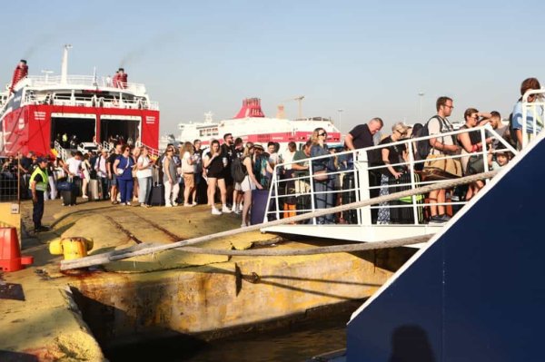 Yunanistan'da Yaz Tatili Hareketliliği: Limanlar Doldu Taştı