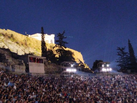 Veda 'Irodio' - Mahler'in 8. Senfoni Son İzleyicilerini Eğlendirdi