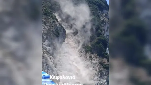 Kefalonya'daki Myrtos Plajı'nda Heyelan: Tatilciler Panik Yaşadı