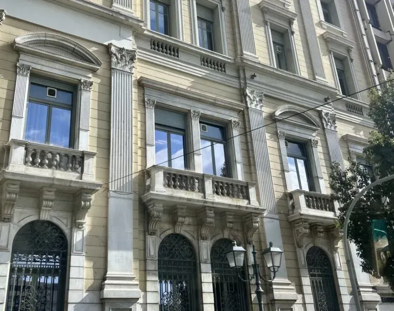 Atina Akropolis'ten İbaret Değil – Burası Benim Evim