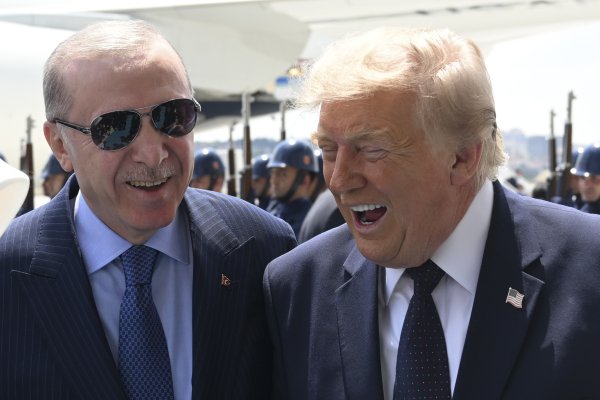 Trump, Türkiye'ye Rus Füze Sistemi Satın Alımı Nedeniyle Uygulanan Yaptırımları Kaldıracaklarını Söyledi