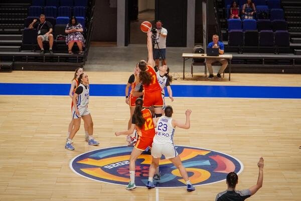 Karadağ Genç Kadın Basketbol Takımı, Yunanistan'a Yenildi: Pazar Günü A Ligi İçin Şans Var