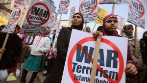 İsveç'ten 'İslamofobi' Etiketine Ret: İfade Özgürlüğü Tartışması Alevleniyor