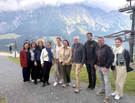 Yunanistan Turizm Bakanı Salzburg'da Eğitim ve Dağ Turizmini Görüştü