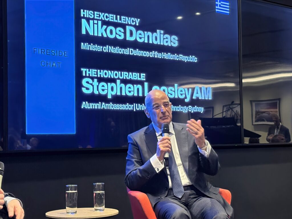 Nikos Dendias Sidney'de Yunanistan Büyükelçisi Stavros Venizelos ve Başkonsolos George Skemperis ile birlikte
