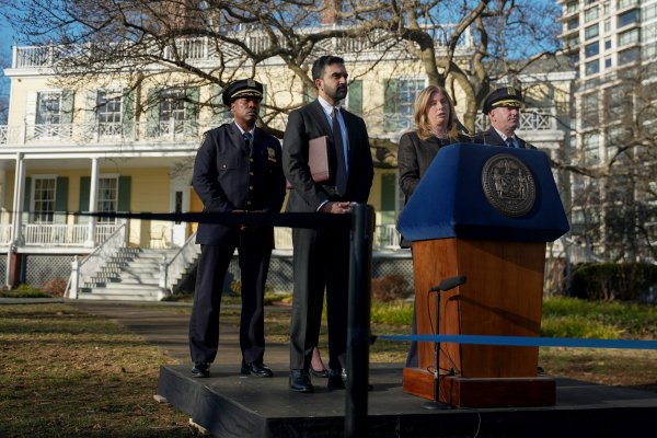 New York Polisi İki Bıçaklama Olayını Olası Nefret Suçu Olarak Soruşturuyor