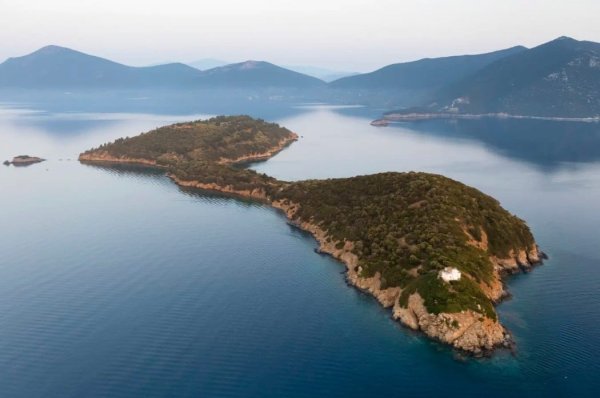 Ege'deki Özel Yunan Adası 35 Milyon Euro'ya Satışa Çıktı