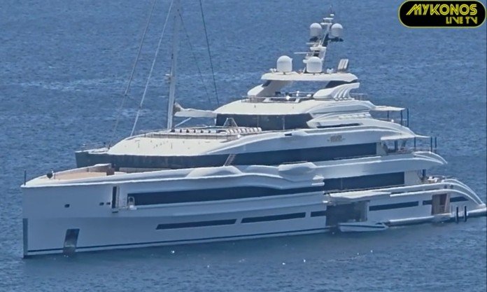 Abu Dabi Emiri'nin 220 Milyon Euro'luk Süper Yatı Mikonos'ta Göz Kamaştırdı