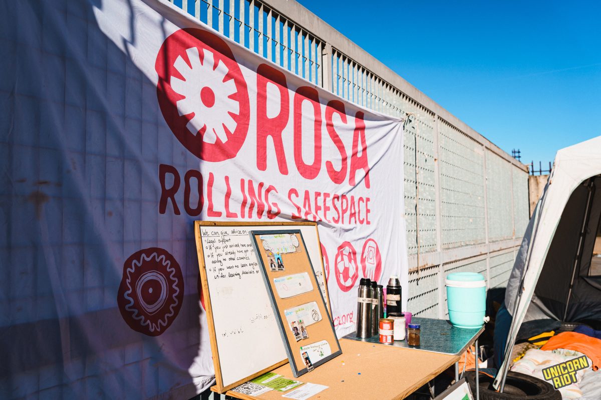 Rosa Rolling Safespace'in Ritsona kampı dışındaki kurulumu