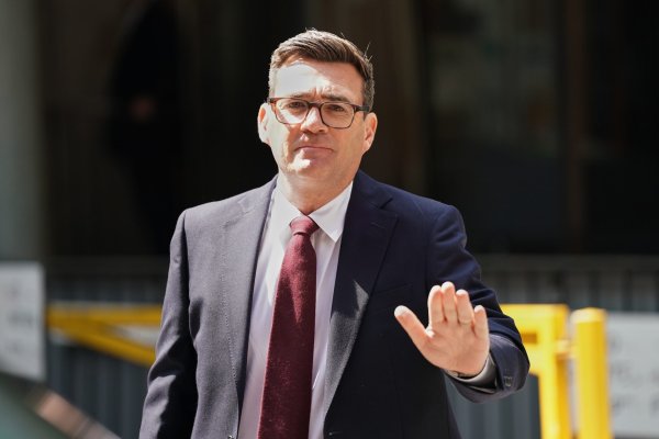 Andy Burnham İşçi Partisi Lideri İlan Edildi, Pazartesi Günü Başbakan Oluyor