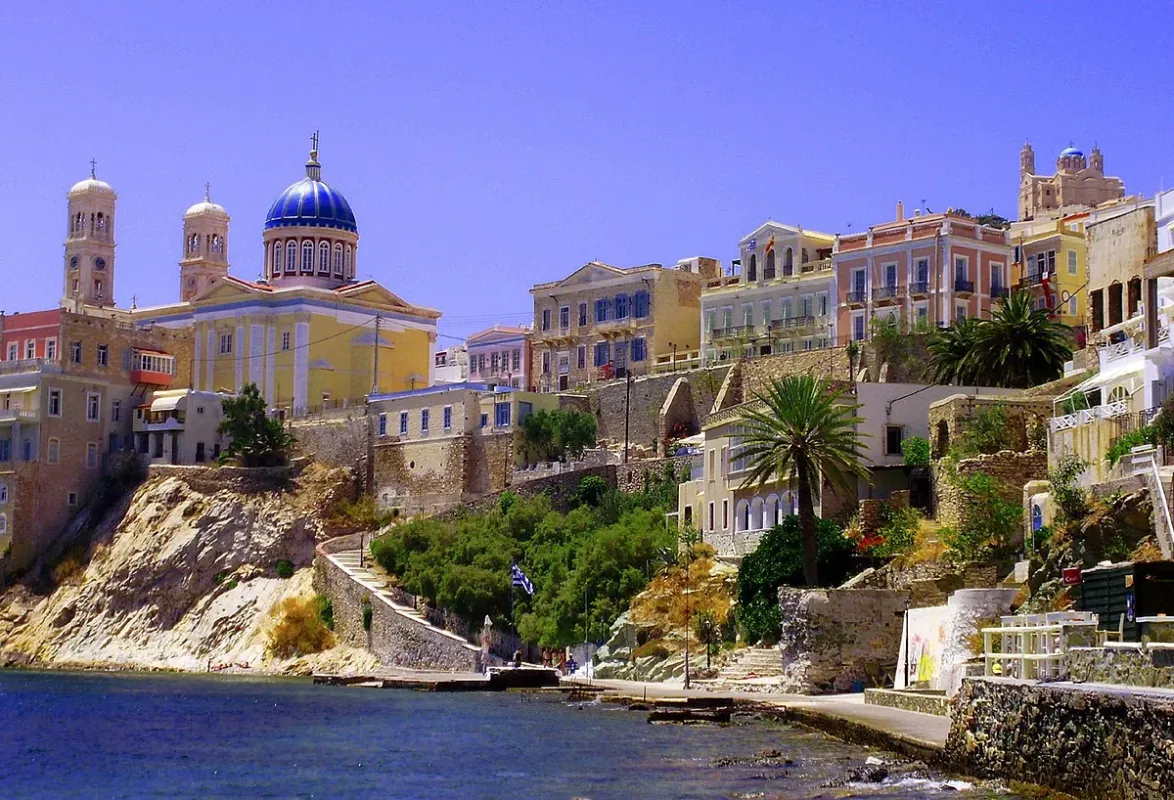 Yunanistan'ın Sire Adası, Expedia'nın 2026'nın En Popüler 10 Destinasyonu Arasında