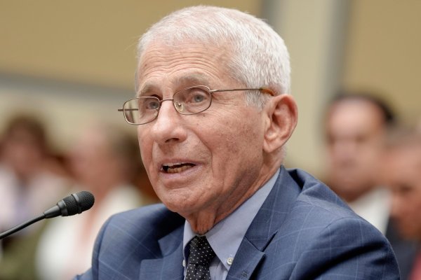 Fauci, Cumhuriyetçi Liderliğindeki COVID-19 Senato Oturumunda Beşinci Değişiklik Hakkını Kullandı, İfade Vermeyi Reddetti
