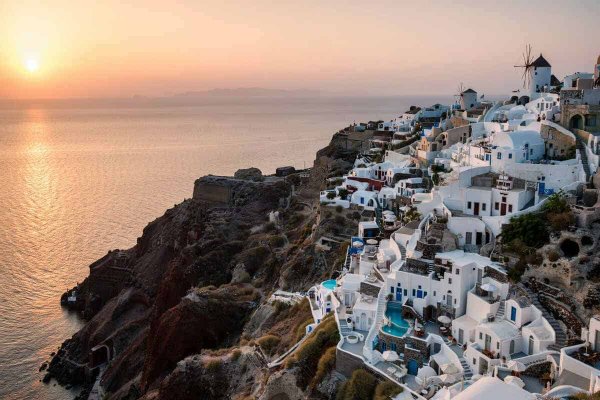 Yunanistan Turizmde İtalya, Malta ve Portekiz'i Geride Bıraktı: 2026'da Rekor Ziyaretçi ve Harcama ile Akdeniz'in Yeni Lideri