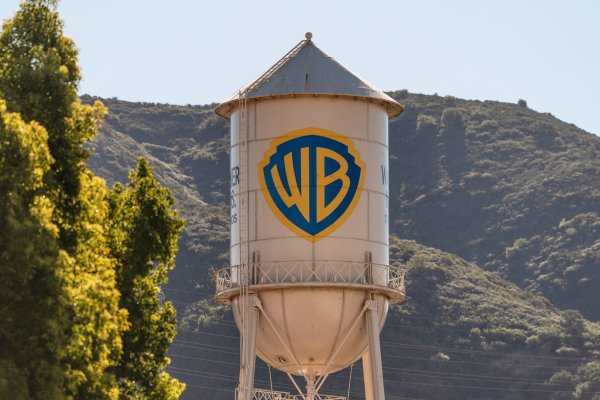 Amerikalı Yazarlar Birliği'nden Paramount'un Warner'ı Satın Almasını Engelleme Girişimi