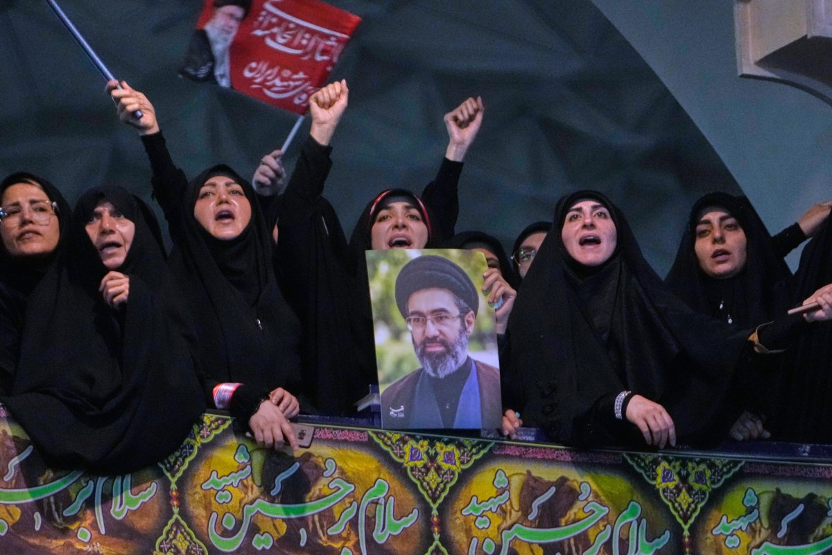 Tehran, İran'a Konulan ABD Ambargosunu Yeniden Uygulamaya Başladıktan Sonra Tüm Orta Doğu Enerji İhracatını Durdurmayı Tehdit Ediyor