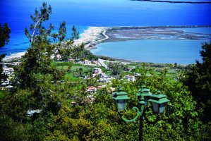 Lefkada'yı Keşfedin: Plajlar, Köyler ve Unutulmaz Deneyimler