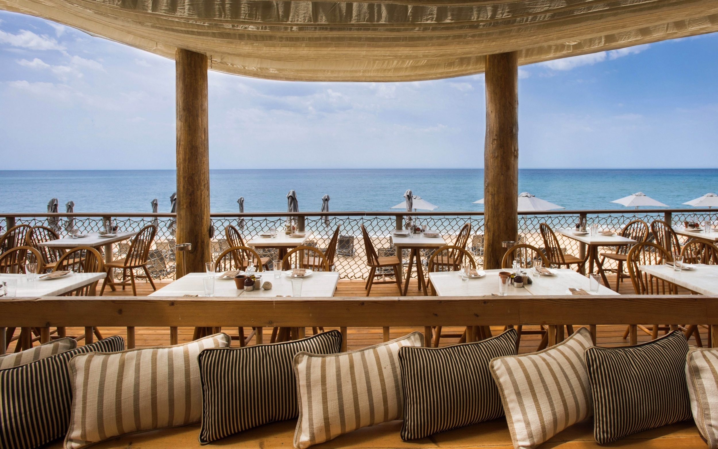 Costa Navarino'daki The Romanos tatil köyü
