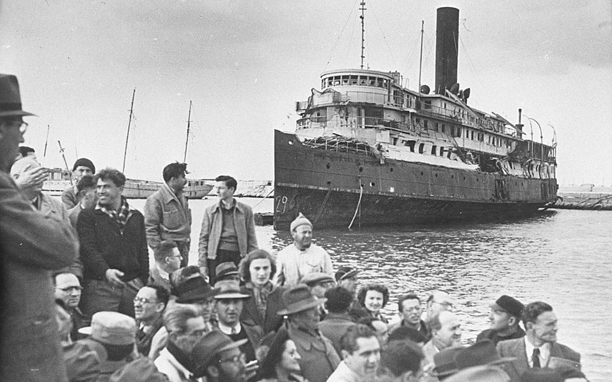 250 Yıllık Bitmemiş Bir Vaat: Amerika'nın Yunan-Amerikan Toplumundaki Yansımaları
