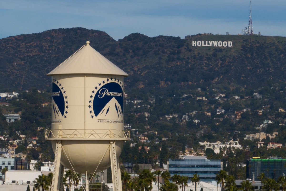 Yargıç, Paramount ve Warner'ın Birleşmesini En Az İki Hafta Durdurdu