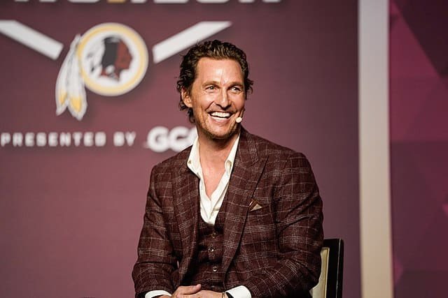 Matthew McConaughey Mykonos'ta Ege'nin Keyfini Çıkarıyor