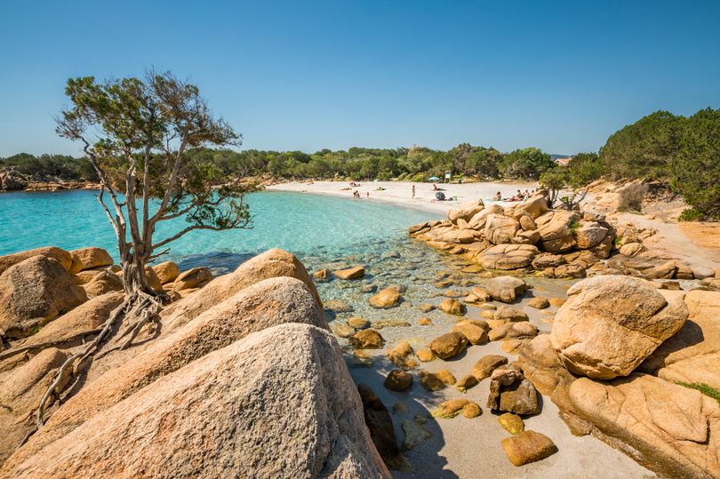 Kuzey Sardunya'da Spiaggia del Pirata