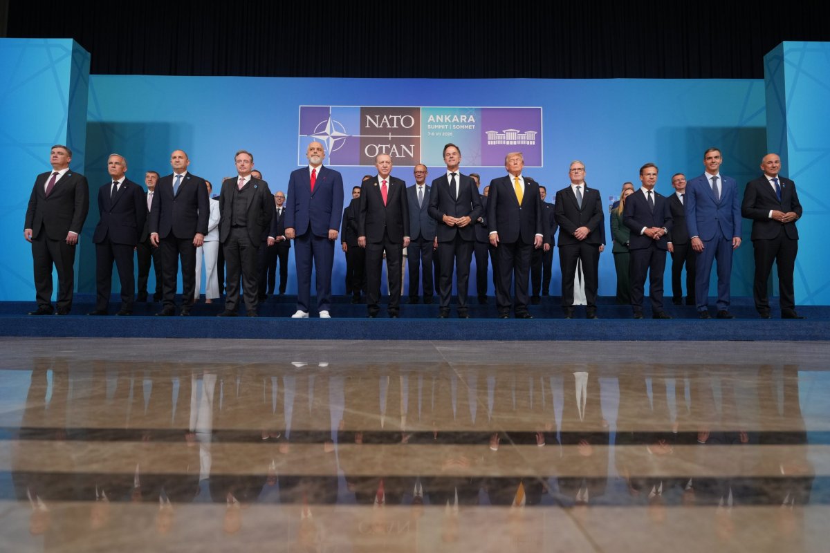 Erdoğan'dan NATO Liderlerine Sıra Dışı Hediye: İsimli Tabanca