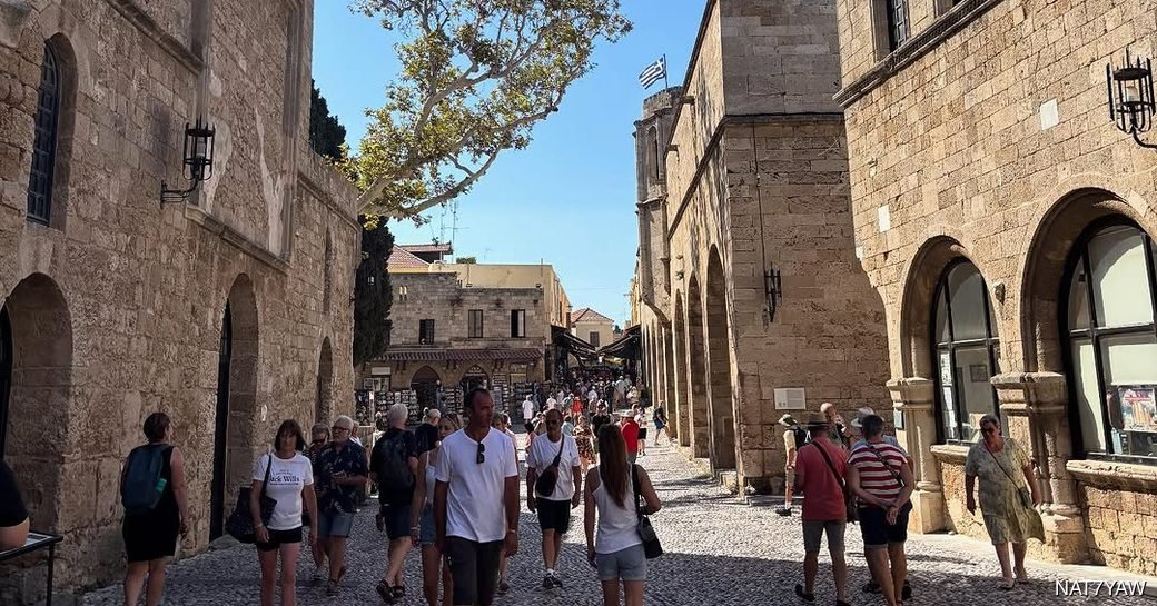 Brezilyalı Trans Kadın Rodos'ta Turistlerin Saldırısına Uğradı