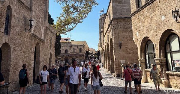 Brezilyalı Trans Kadın Rodos'ta Turistlerin Saldırısına Uğradı