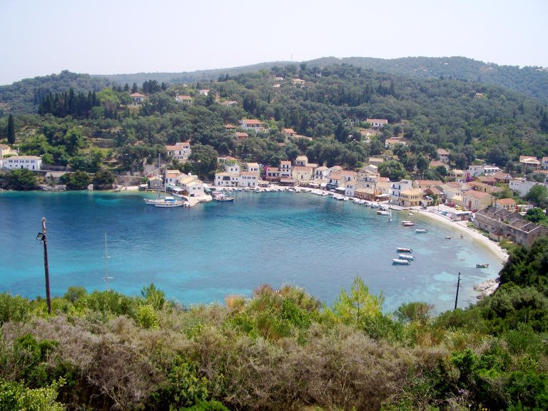 Paksos Adası