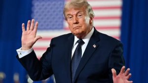 Trump, İran Krizi Nedeniyle NATO Zirvesine Frustrasyon İçinde Geldi