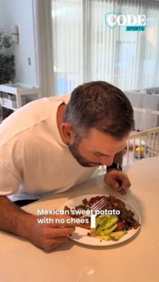 James Tedesco, NRL Kariyerini Uzatan Yunan Ev Yemeklerine Teşekkür Ediyor