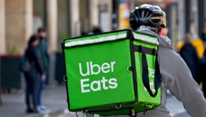 Uber Eats, Yunanistan'a Giriş Planlarını Askıya Aldı