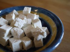 Türkiye'nin 'Feta' Taklitleri Yunanistan'ın Simge Peynirini Tehdit Ediyor