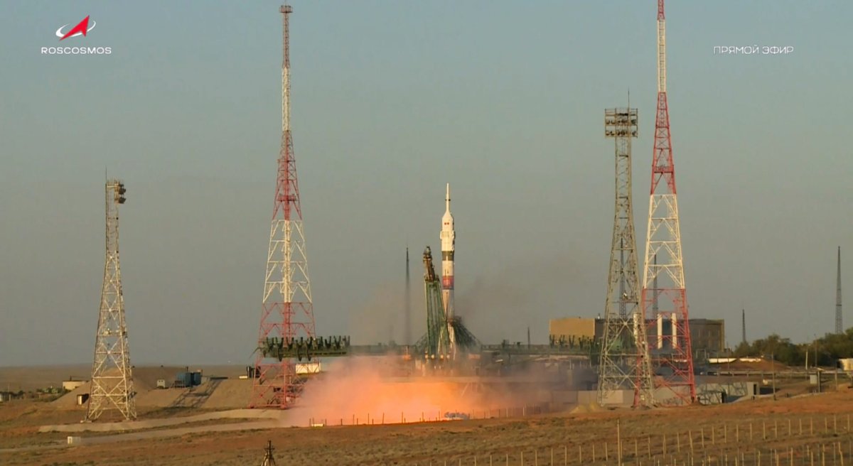 ABD ve Rusya'dan Oluşan Uzay Ekibi, 8 Aylık Görev İçin ISS'e Ulaştı