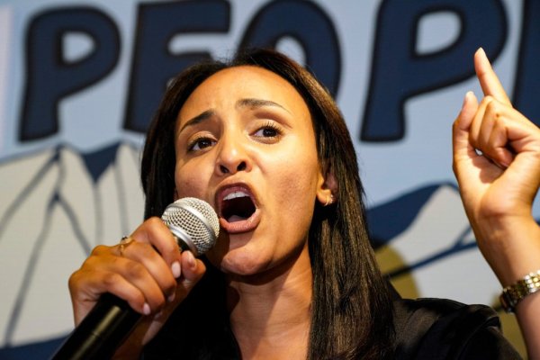 Demokratik Sosyalist Melat Kiros, Colorado'da Uzun Süredir Görevdeki Temsilciyi Devirdi