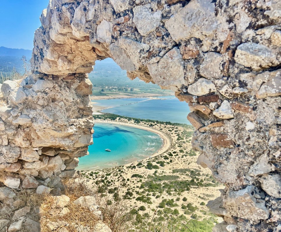 Yunanistan'ın Kalabalık Adaları Yerine Bu Az Bilinen Anakara Bölgesini Keşfedin