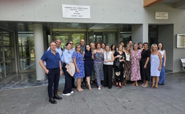 Atina Üniversitesi, ABD'den Charter Okul Müdür ve Öğretmenlerini 'Panagiotis Kontos' Modern Yunanca Dil Öğretim Merkezi'nde Ağırladı