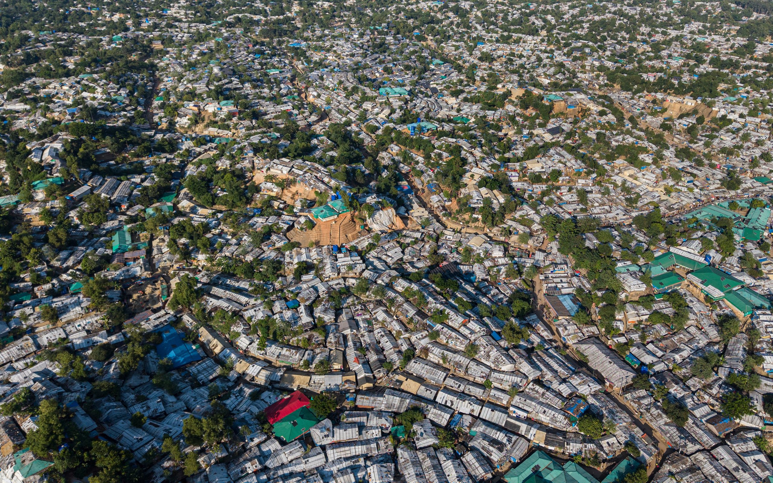 Rohingya Mültecilerini Taşıyan İki Teknenin Batması Sonucu 500'den Fazla Kişinin Öldüğünden Korkuluyor