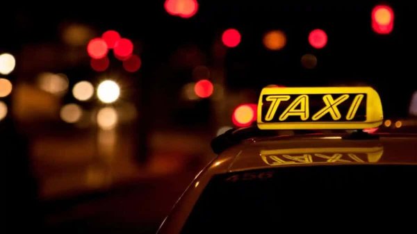 Atina Havalimanı'ndan 175 Euro İsteyen Taksi Şoförü Tutuklandı