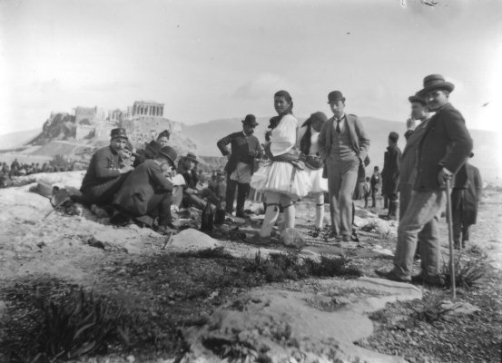 Atina'nın Değişen Giyim Tarzı: Fustanella ve Batı Tarzı 1900'lerin Başında