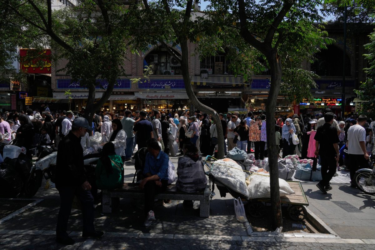 ABD'nin İran Saldırıları Genişliyor: Köprüler Vuruldu, Liman Kulesi Çöktü
